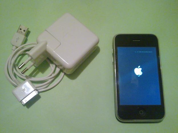 Продам IPhone 3GS 32GB