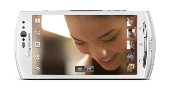 Продам новый Sony Ericsson Xperia Neo V белый,  смартфон Android