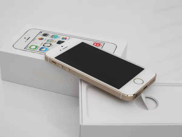 Продажа: Apple Iphone 64GB 5S Золото/серебро/серый пространство